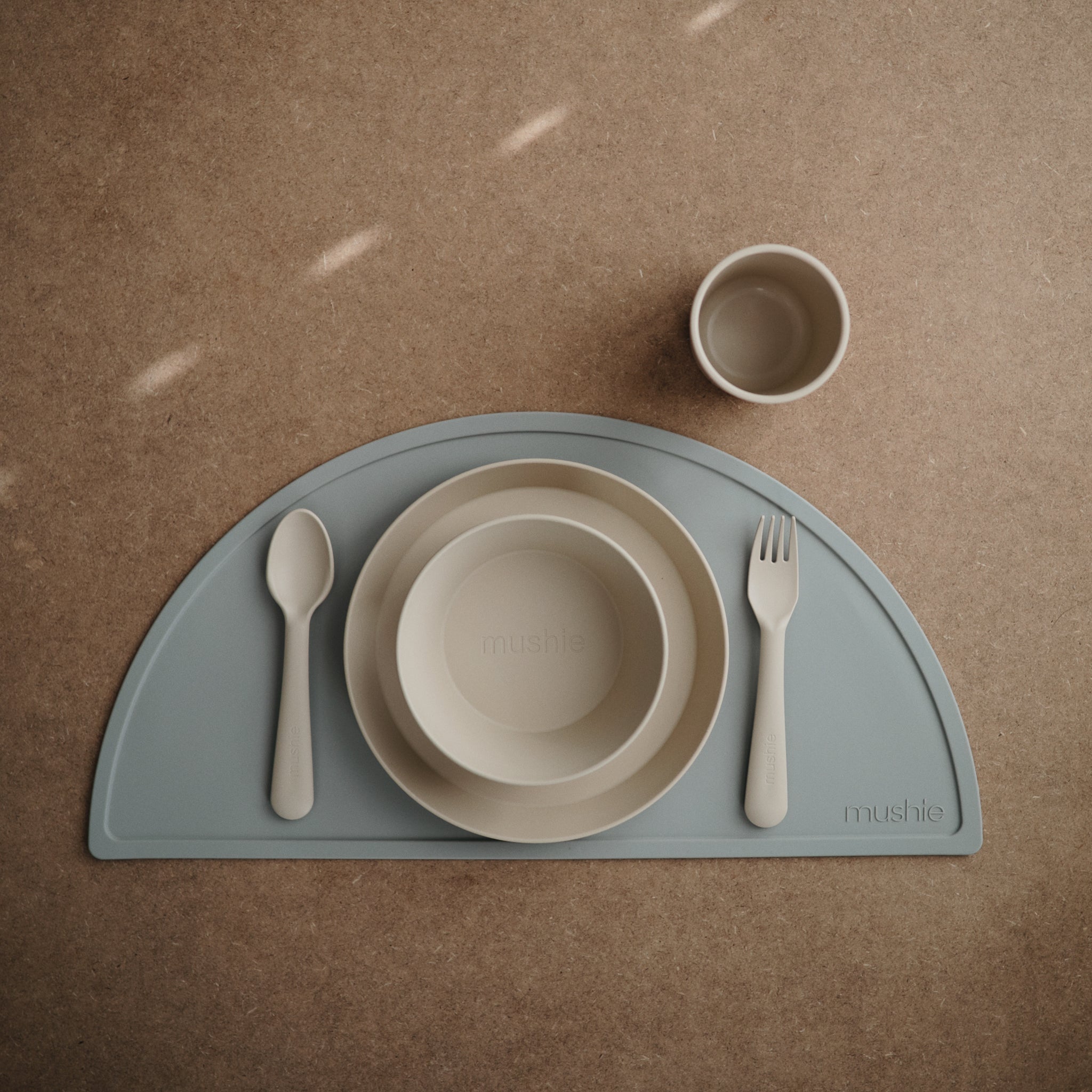 Image of Round Dinnerware Plates, Set of 2
